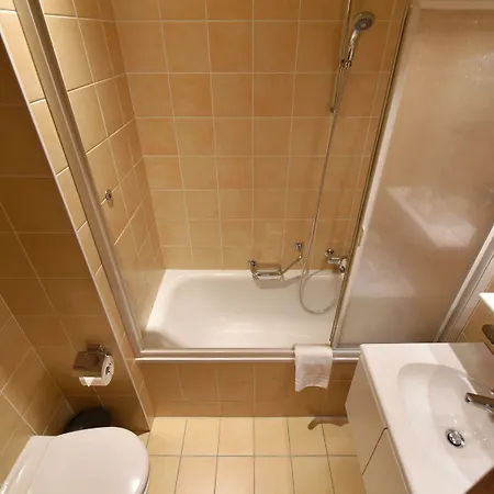 Elite Hotel 3*